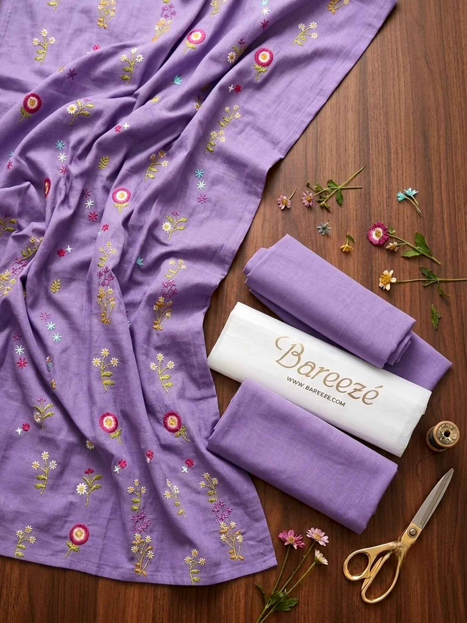 Bareeze Lawn 2pc Embroidered (1) Bareeze Lawn 2pc Embroidered (1)